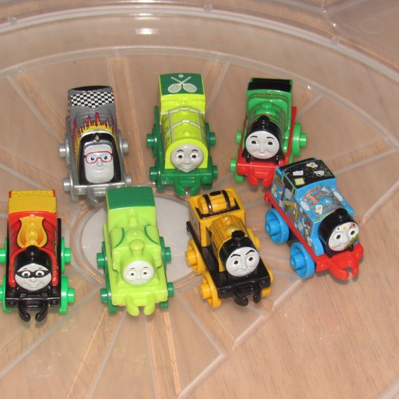 Thomas Tank Engine Railway Minis Storage Display Case Carrying Handle 7 Trains - Picture 3 of 3